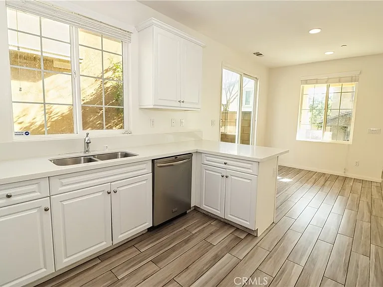 8630 Cava Dr — Photo 4