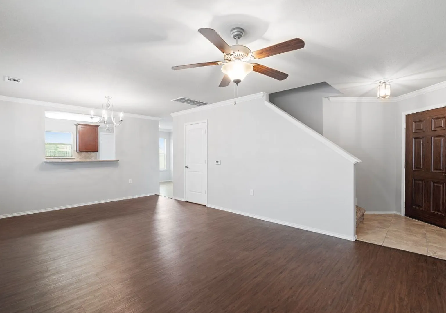 7204 Outfitter Dr, Austin, Texas 78744 — Photo 3