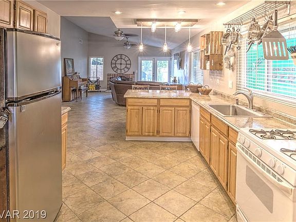 5th image of 3102 Belvedere Dr