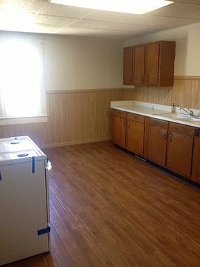 3rd image of 204 W Madison St