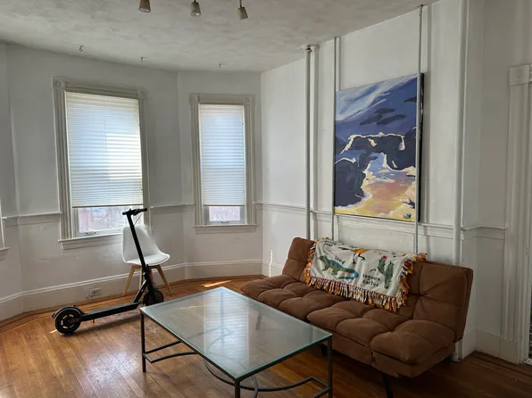 58 Aspinwall Ave #1B, Brookline, MA 02446