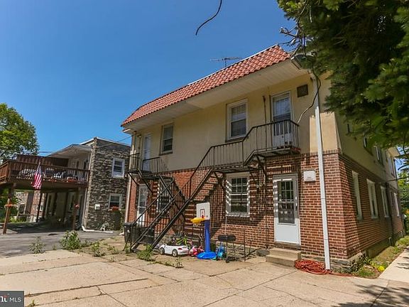 3rd image of 4900 Woodland Ave
