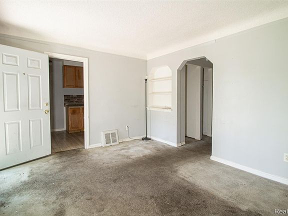 5th image of 8863 Marlowe St