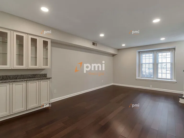 3083 Colonial Way #C — Photo 8