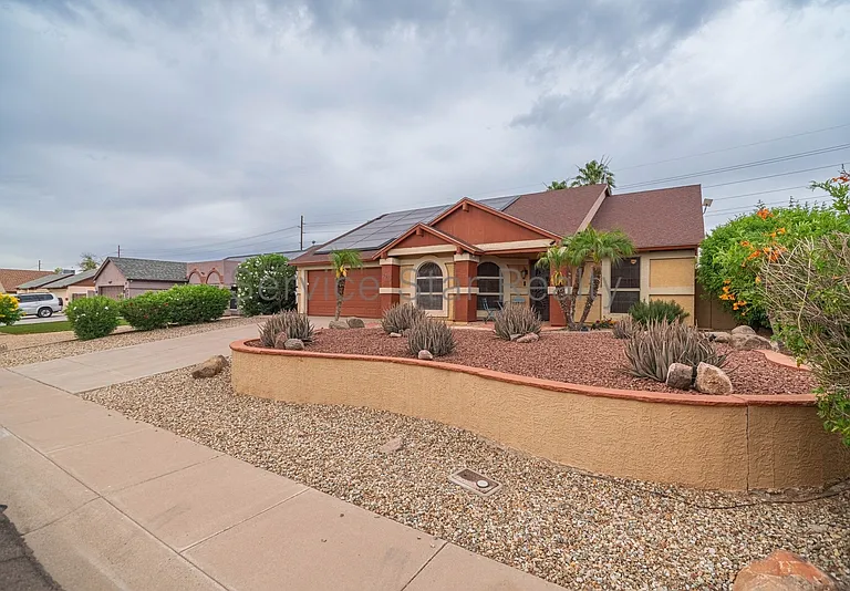 7730 W Shaw Butte Dr — Photo 3