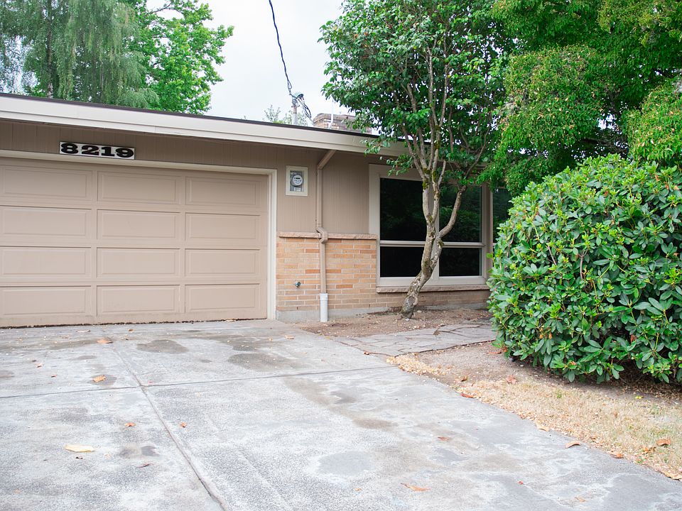 1st image of 8219 SE 35th St
