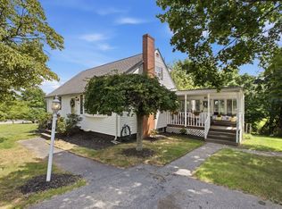 6 Locke Rd, Billerica, MA 01821