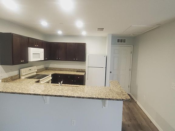 4th image of 284 Gardner Ln APT D