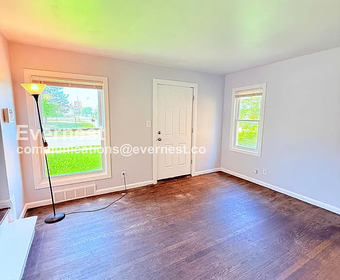 16834 Fairfield St — Photo 4