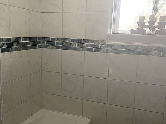 5th image of 1324 Koblan Dr