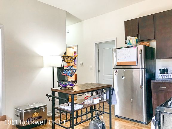 3rd image of 1009 N Rockwell St #3
