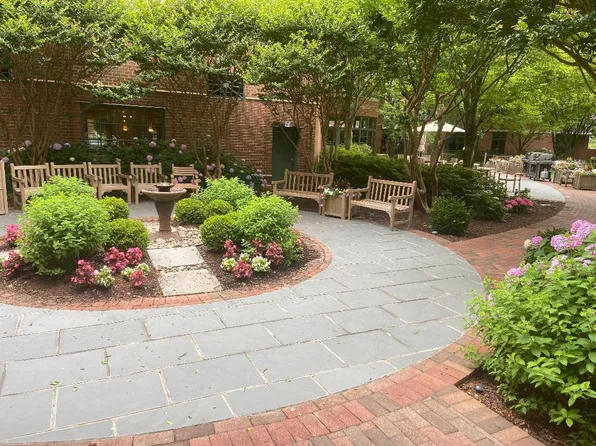 11700 Old Georgetown Rd Unit 203, North Bethesda, MD 20852