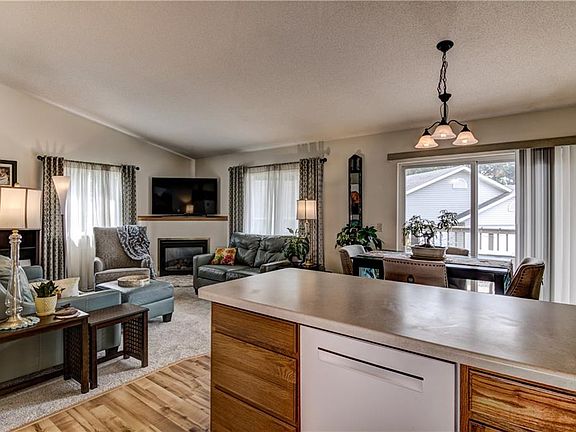 5th image of 1187 Evergreen Ln APT 1