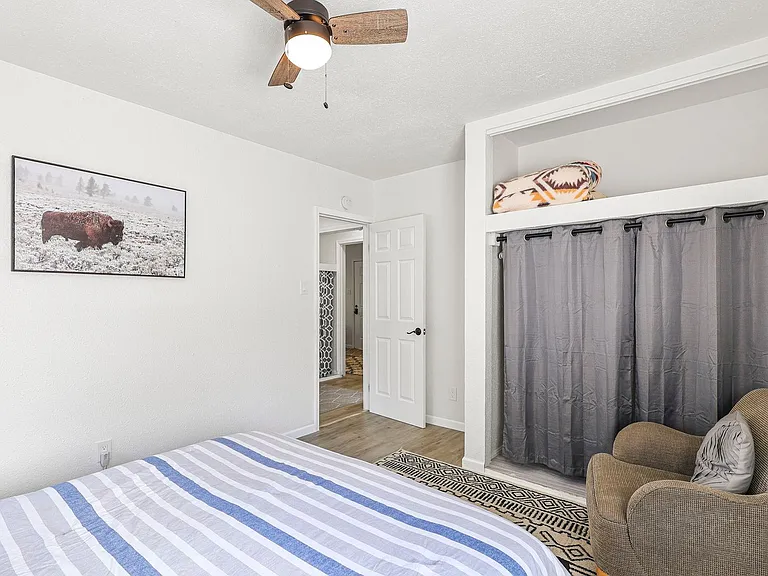 1216 Trinity St — Photo 21
