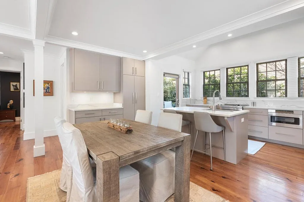 59 Beverly Rd — Photo 1