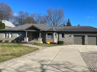 6589 Orion Rd, Rochester Hills, MI 48306