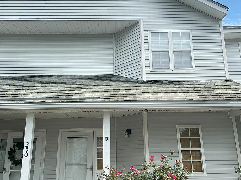 250 Stefan Dr #D — Photo 2