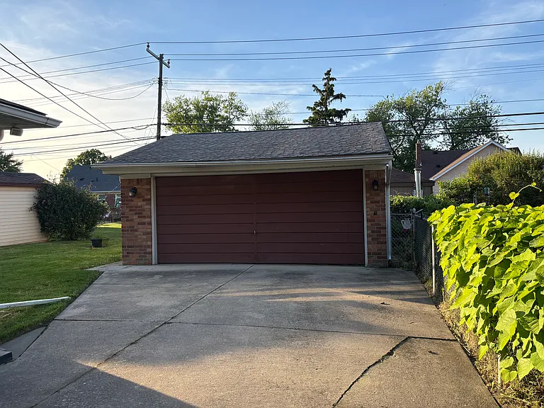1726 Moran Ave — Photo 3