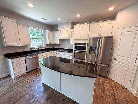 2nd image of 165 Calverton Ln
