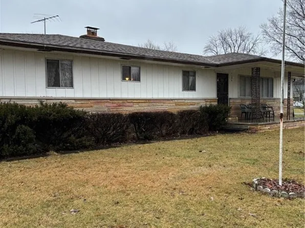 1102 W York Road, Austin, IN 47102