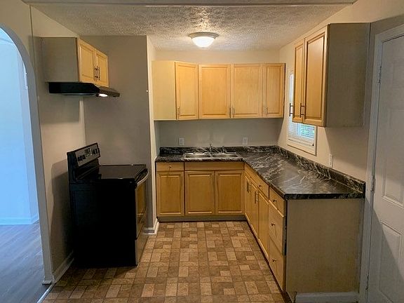 4th image of 4716 E 32nd St