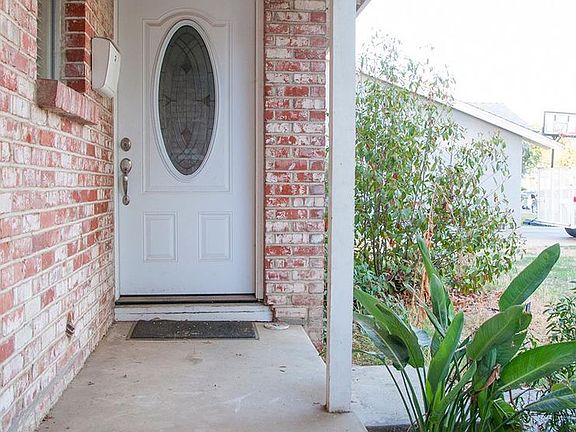 2nd image of 2723 S Encina St