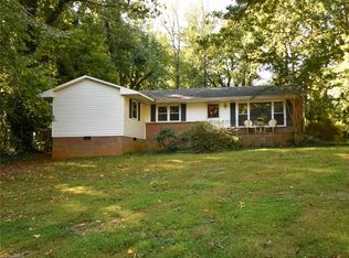 3907 Sedgegrove Rd, Greensboro, NC 27407