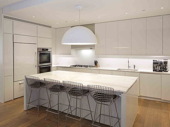 3rd image of 467 Greenwich St Unit 4SOUTH
