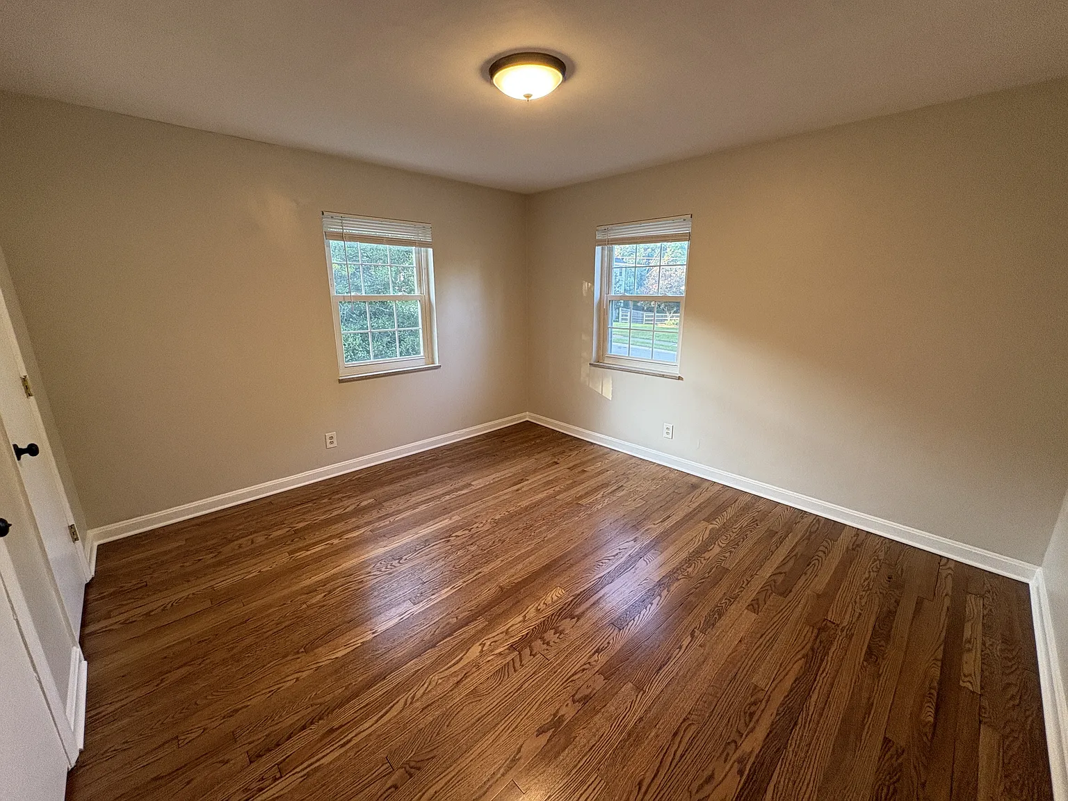 Woodlawn Avenue - 2 — Photo 2