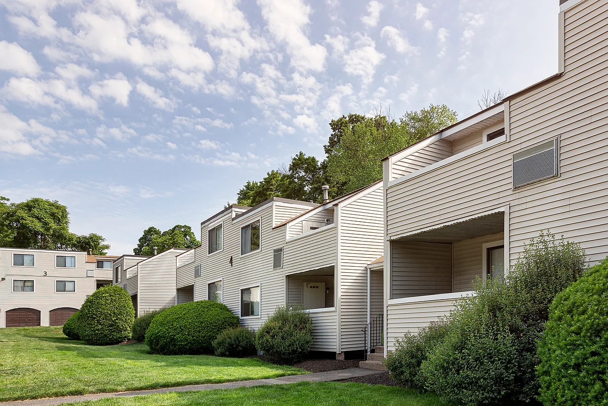 Building Photo - Sprucewood