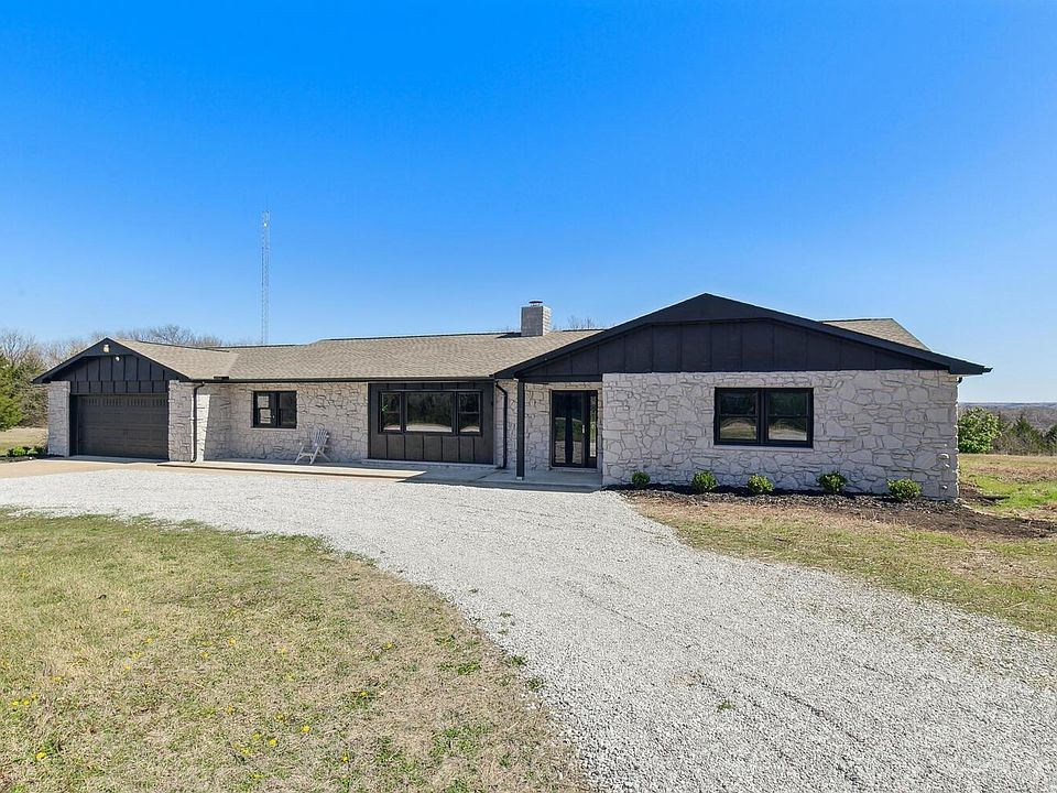 1st image of 30220 Hillcrest Dr