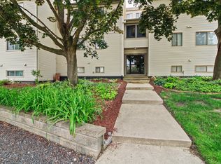 1924 Melrose Dr APT C, Champaign, IL 61820