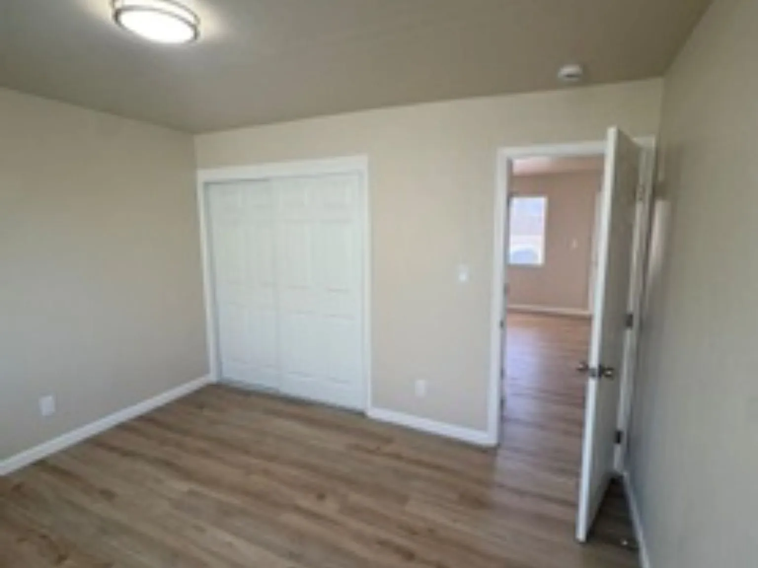 2 bed, 800 sqft, $2,750 — Photo 2