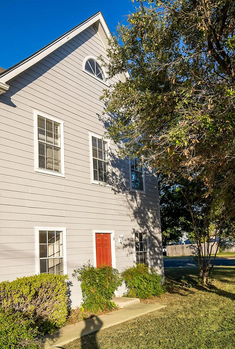 Front Door - 3001 Whisper Oaks Ln #B