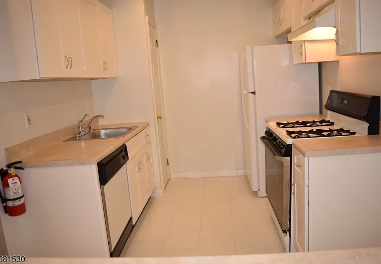 177 Riveredge Dr — Photo 9