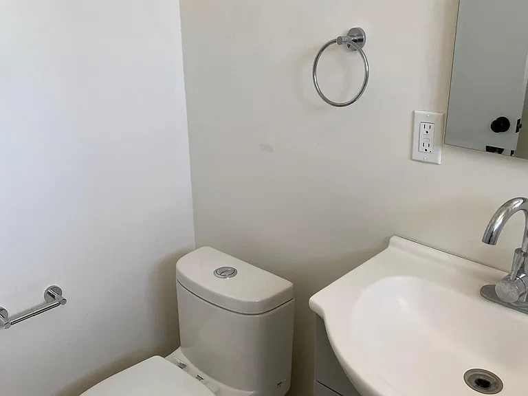 128 S 2nd St #C — Photo 6