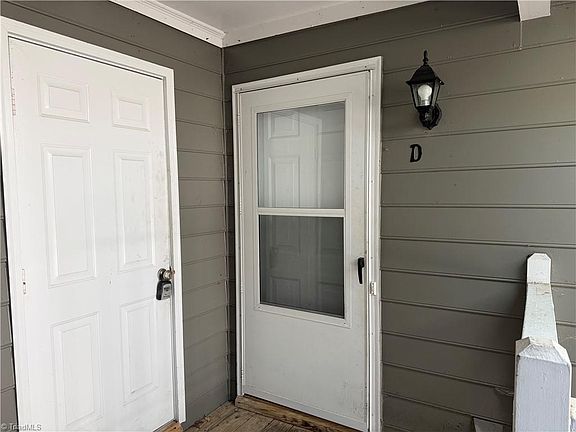 2nd image of 812 Ashebrook Dr APT D