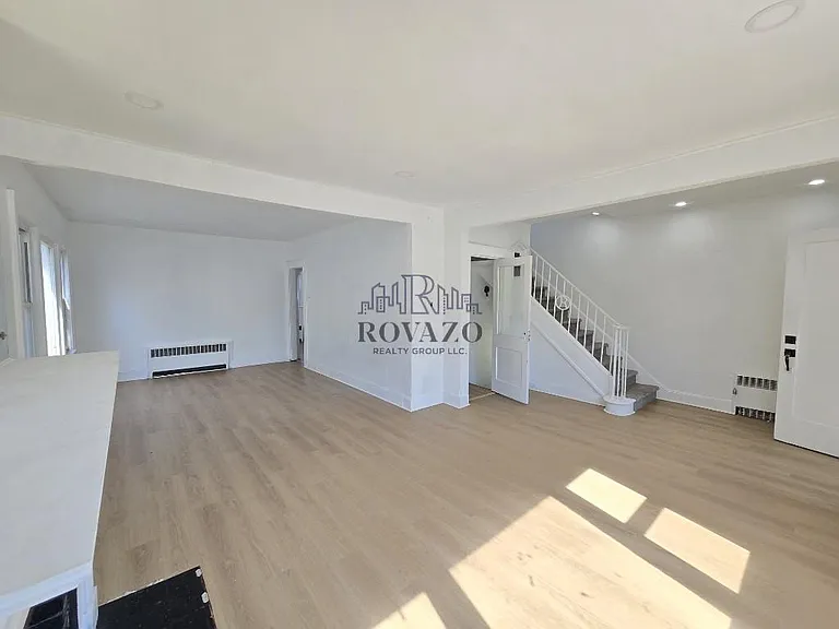 1580 Summit Ave — Photo 5