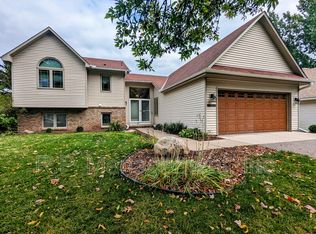 7971 Highpointe Ct, Woodbury, MN 55125