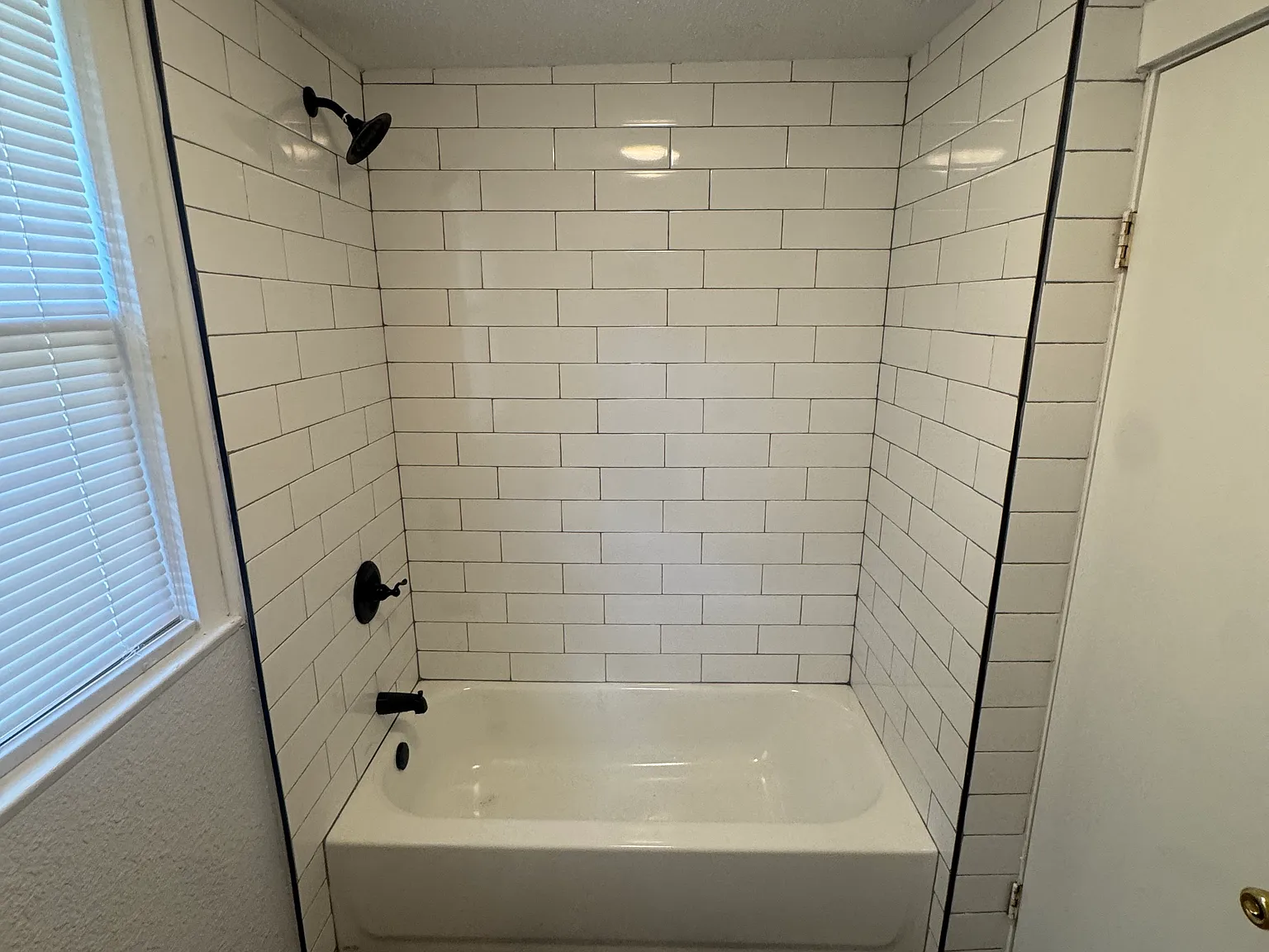 2 bed, 724 sqft, $1,300 — Photo 2
