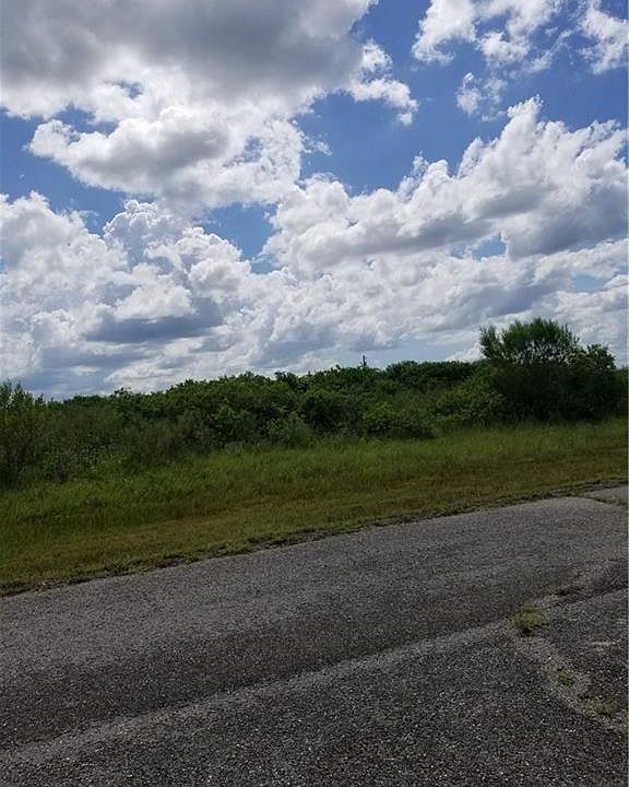 2nd image of 9010 Meadow Cir
