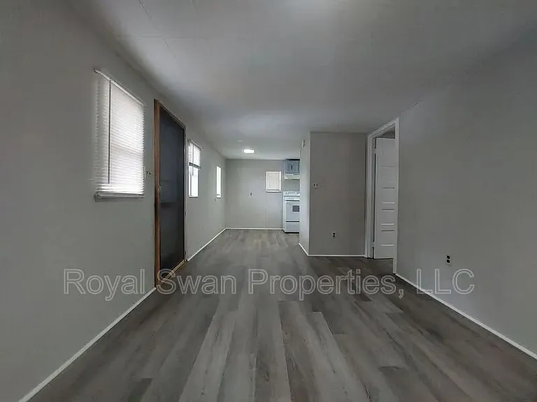 115 1/2 Lenox St — Photo 6