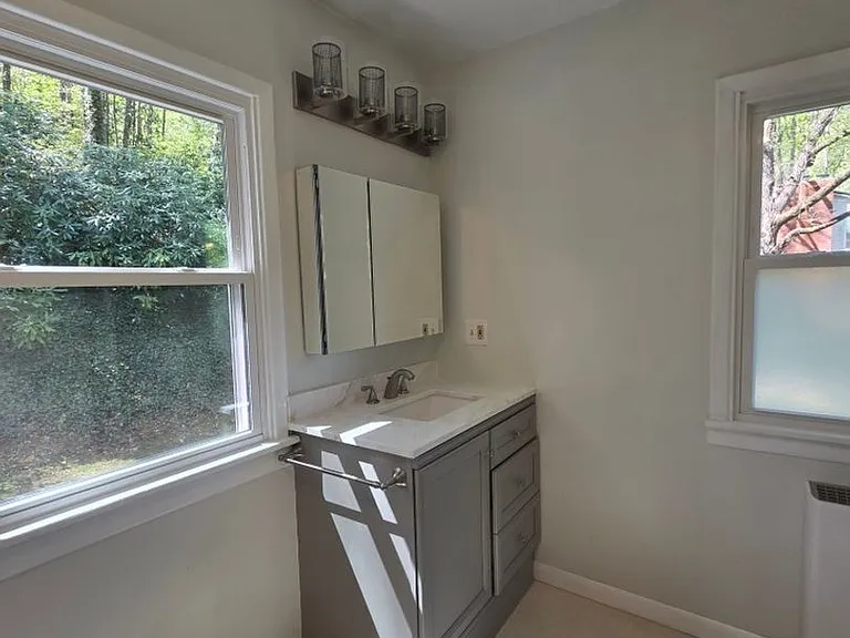 1015 S Country Club Dr — Photo 15