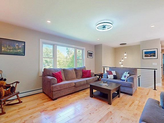 4th image of 191 Poker Hill Road