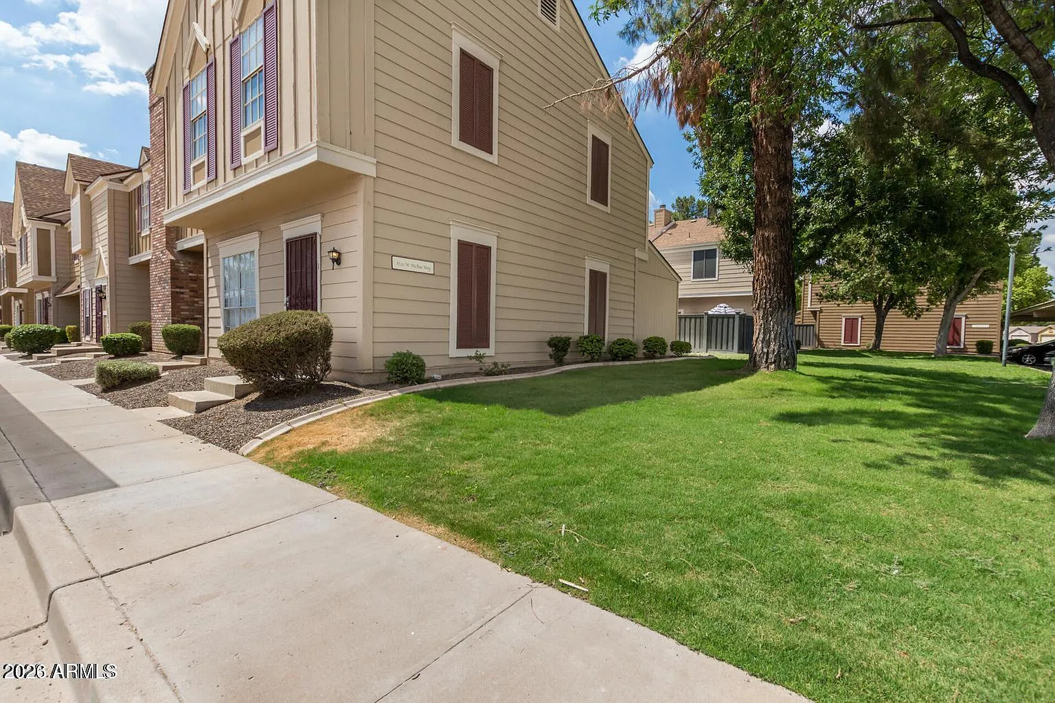 2 bed, 2.5 bath, 1200 sqft, $1,675 — Photo 3