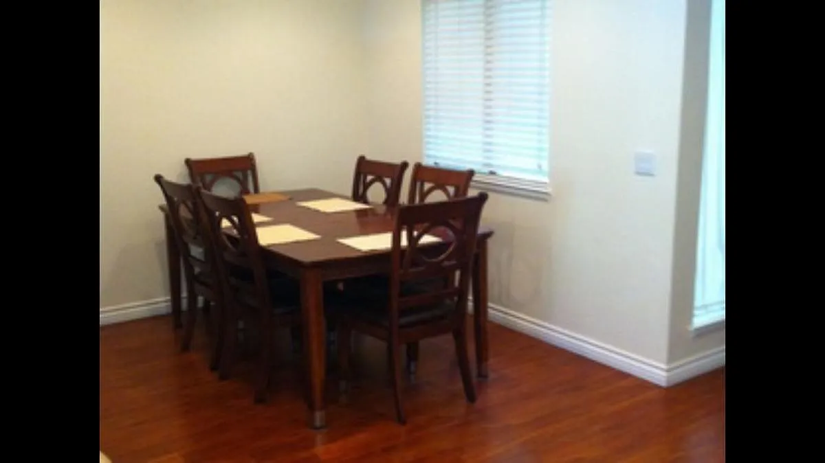 2 bed, 2.5 bath, 1177 sqft, $3,150 — Photo 2