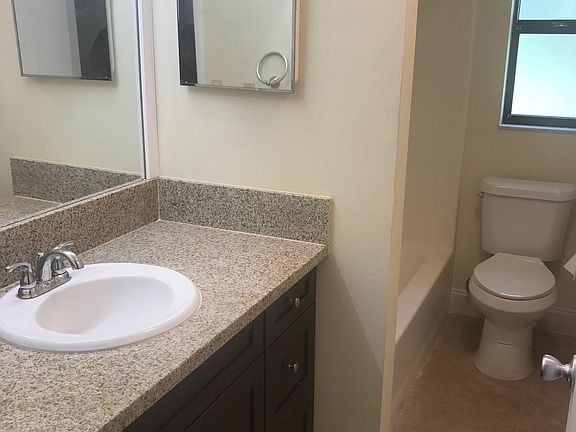 5th image of 3324 Astoria Ave