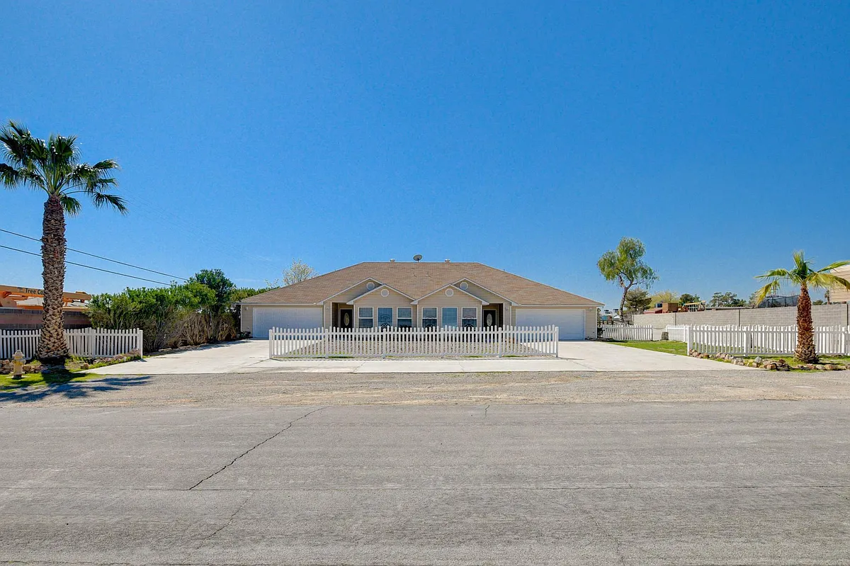 Front street view - 5413 Dimick Ave #A