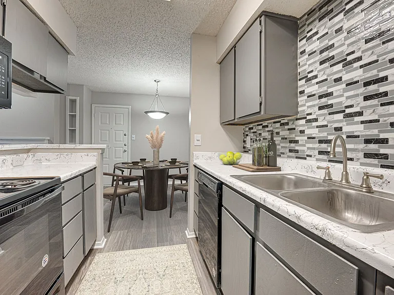 Indian Creek Apartments — Photo 46