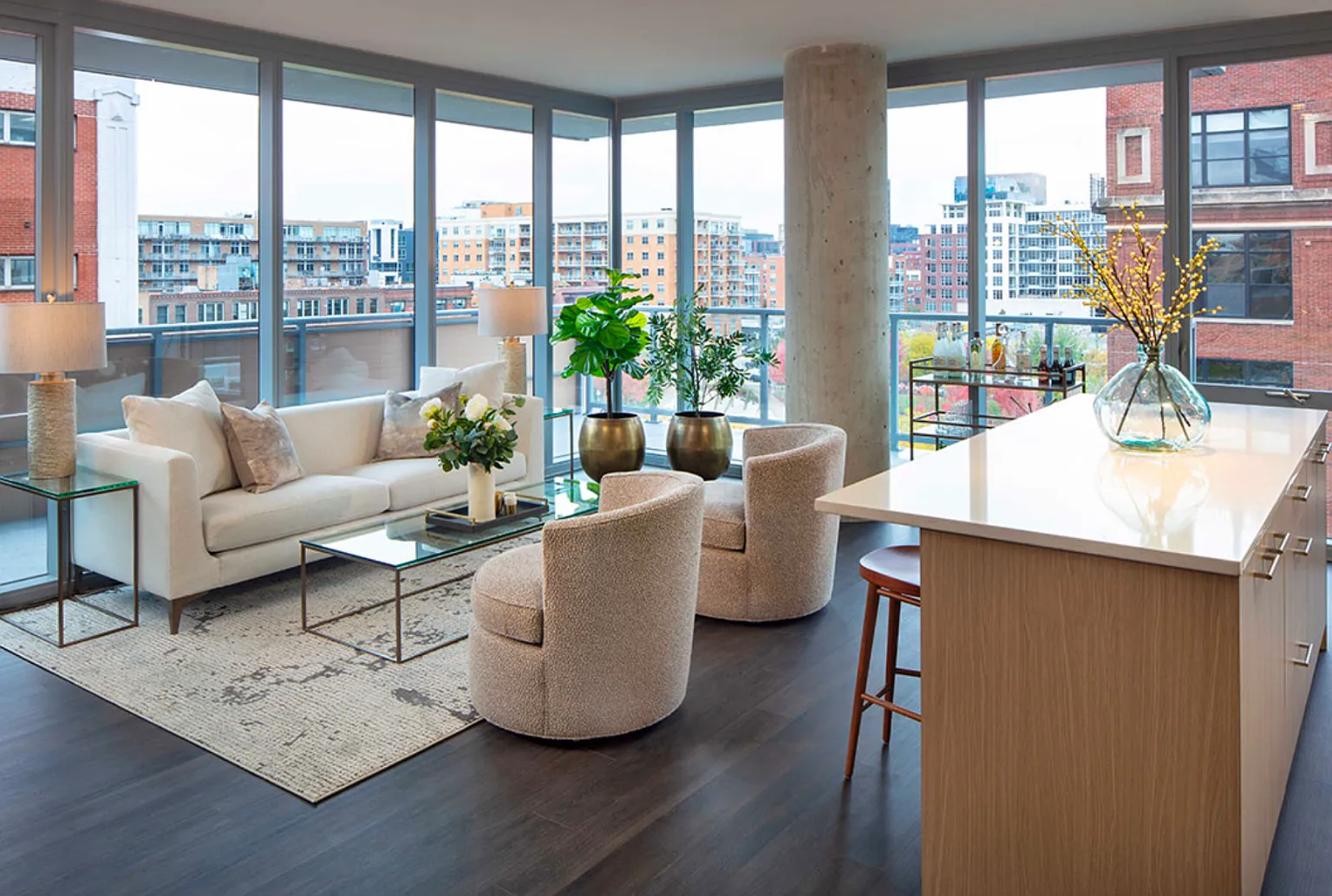 2 bed, 1051 sqft, $4,598 — Photo 2